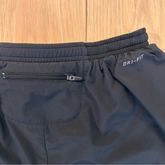 Nike Athletic Summer Running DRI-FIT Shorts With Liners Size Medium - Picture 3 of 7